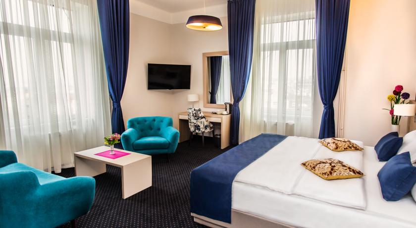 Five Points Square 7